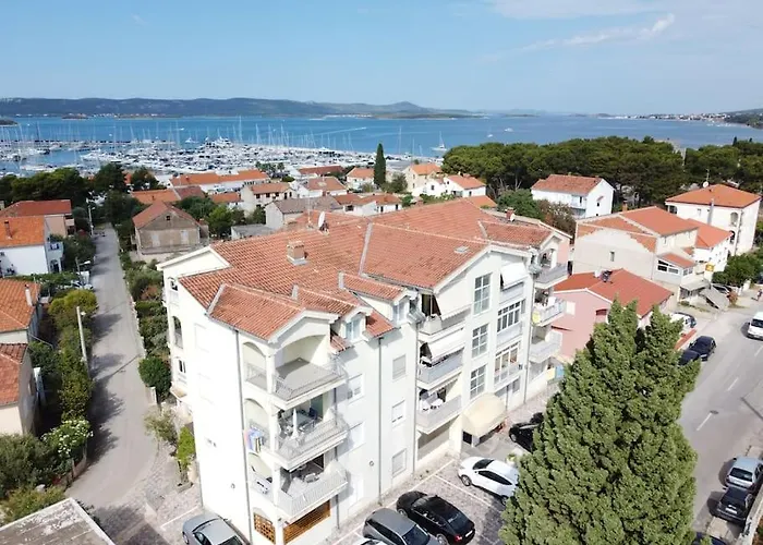 Downtown Апартаменты *