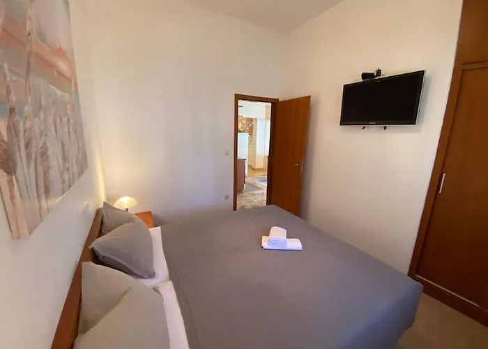 Апартаменты Downtown Биоград-на-Мору