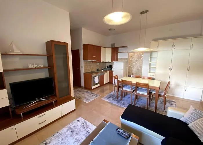 Downtown Биоград-на-Мору