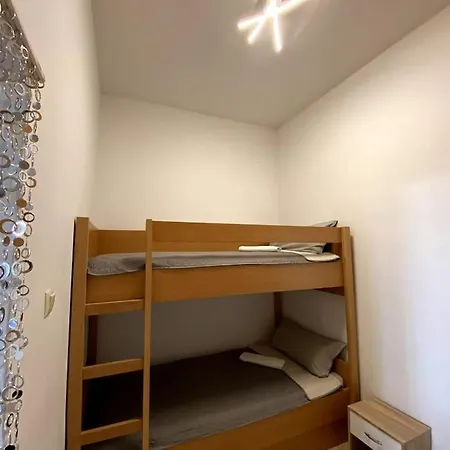 Downtown Apartment *