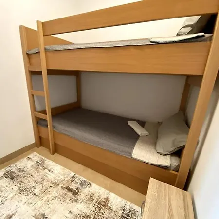 Downtown 比奥格勒·纳·莫鲁