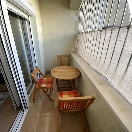 Downtown Apartment *